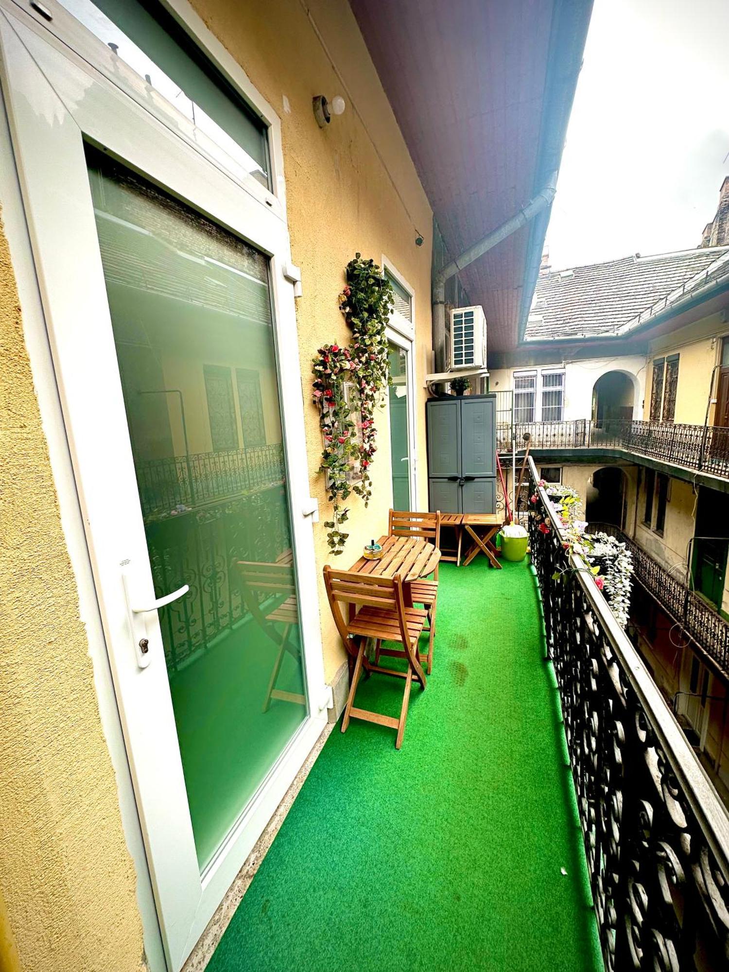 Cozy Centre Apartments Budapeste Exterior foto